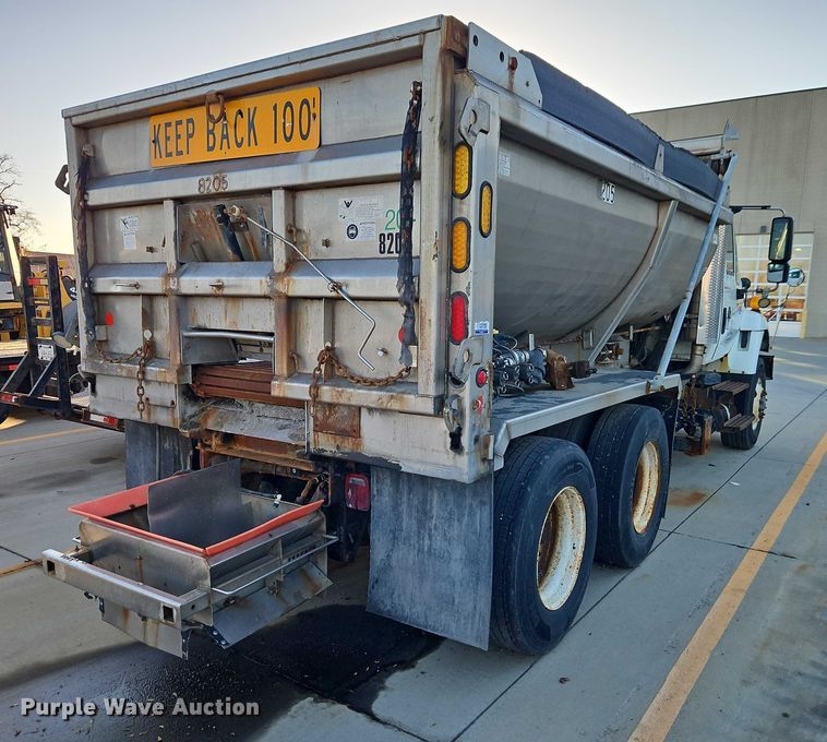 image for item EO4809 2007 International 7400 dump truck