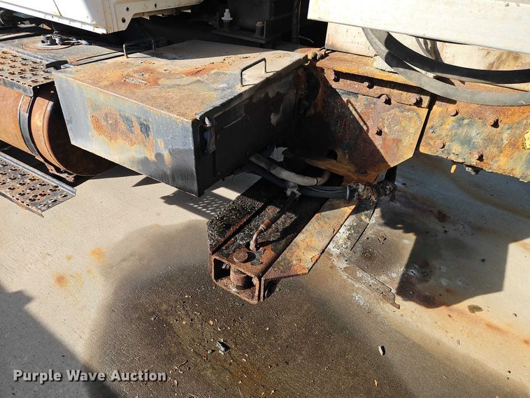 image for item EO4809 2007 International 7400 dump truck
