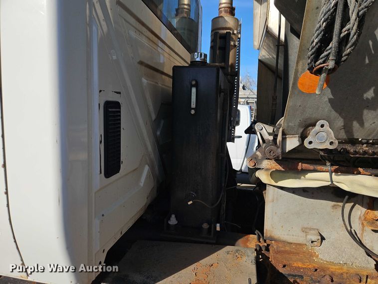 image for item EO4809 2007 International 7400 dump truck