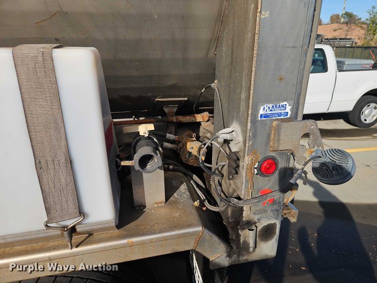 image for item EO4809 2007 International 7400 dump truck