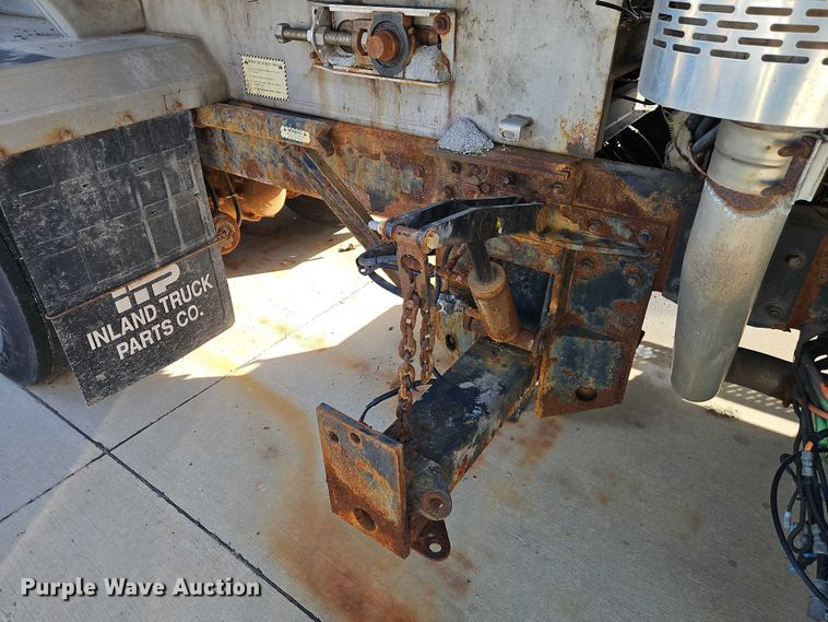 image for item EO4809 2007 International 7400 dump truck