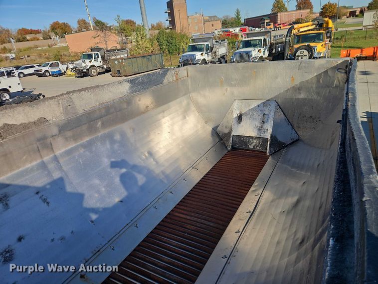 image for item EO4809 2007 International 7400 dump truck