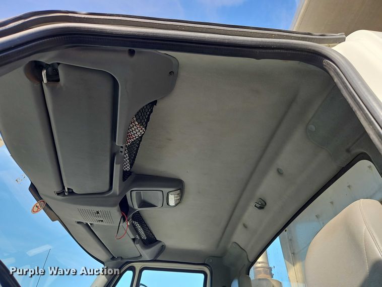 image for item EO4809 2007 International 7400 dump truck