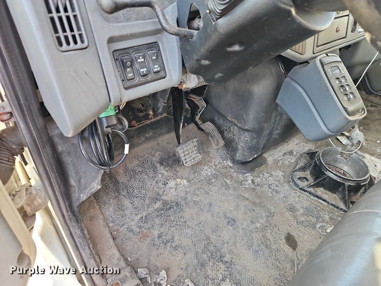 image for item EO4809 2007 International 7400 dump truck