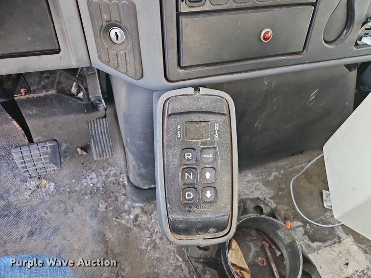 image for item EO4809 2007 International 7400 dump truck