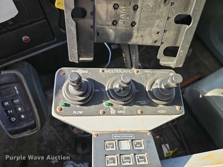 image for item EO4809 2007 International 7400 dump truck