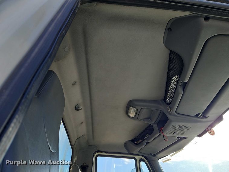 image for item EO4809 2007 International 7400 dump truck