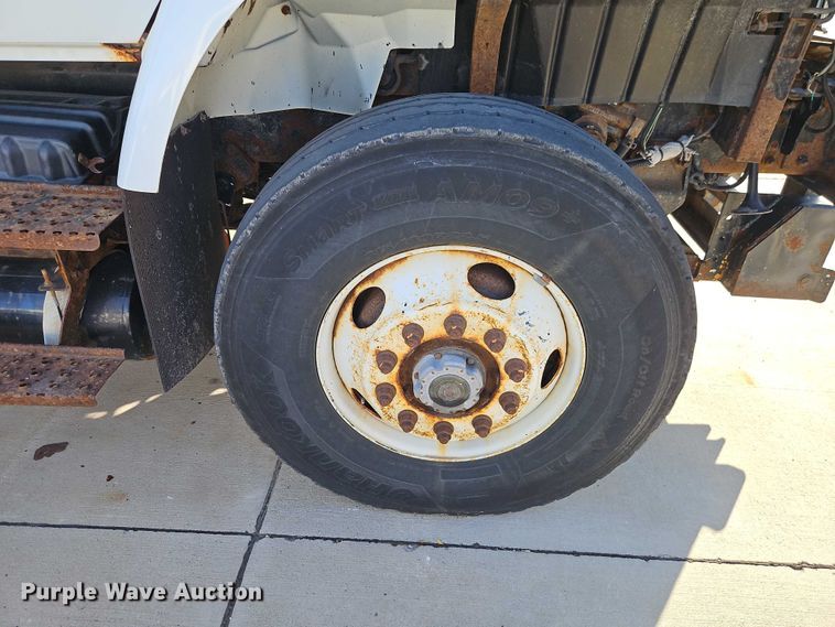 image for item EO4809 2007 International 7400 dump truck