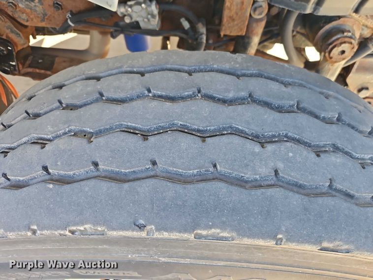 image for item EO4809 2007 International 7400 dump truck