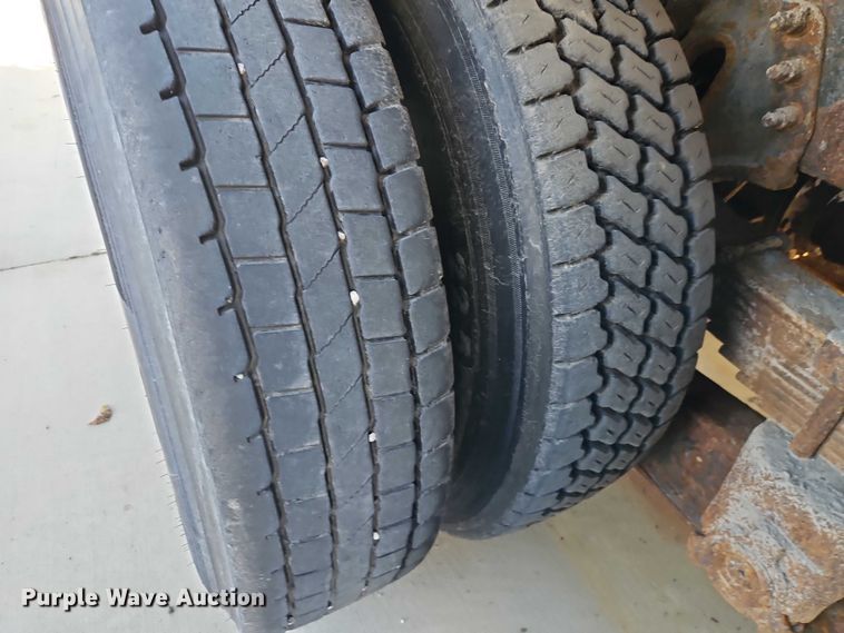 image for item EO4809 2007 International 7400 dump truck