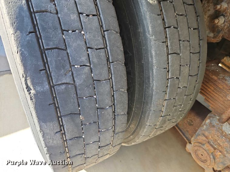 image for item EO4809 2007 International 7400 dump truck