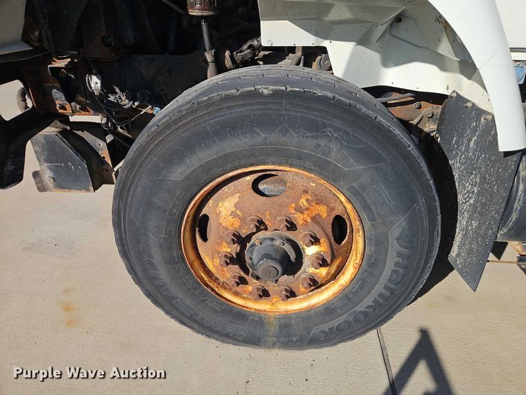 image for item EO4809 2007 International 7400 dump truck