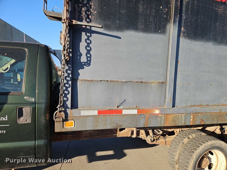 image for item EO4810 2000 Ford F450 Super Duty dump truck