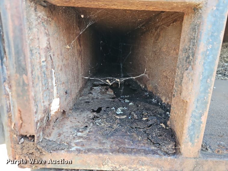 image for item EO4810 2000 Ford F450 Super Duty dump truck