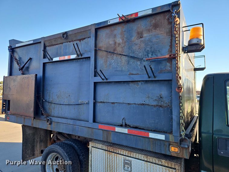 image for item EO4810 2000 Ford F450 Super Duty dump truck