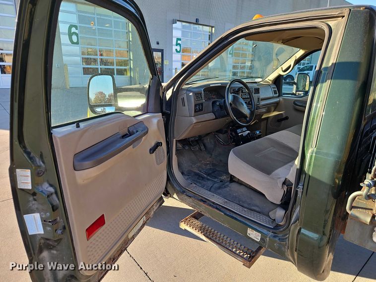 image for item EO4810 2000 Ford F450 Super Duty dump truck