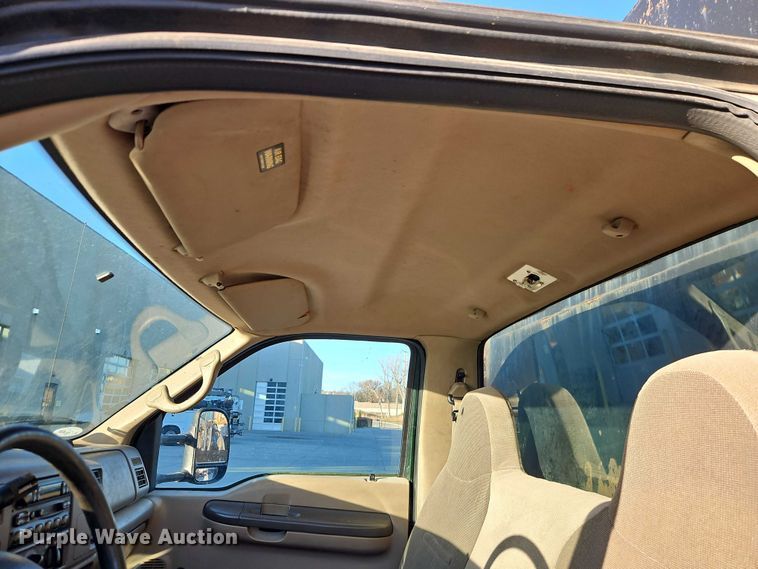 image for item EO4810 2000 Ford F450 Super Duty dump truck