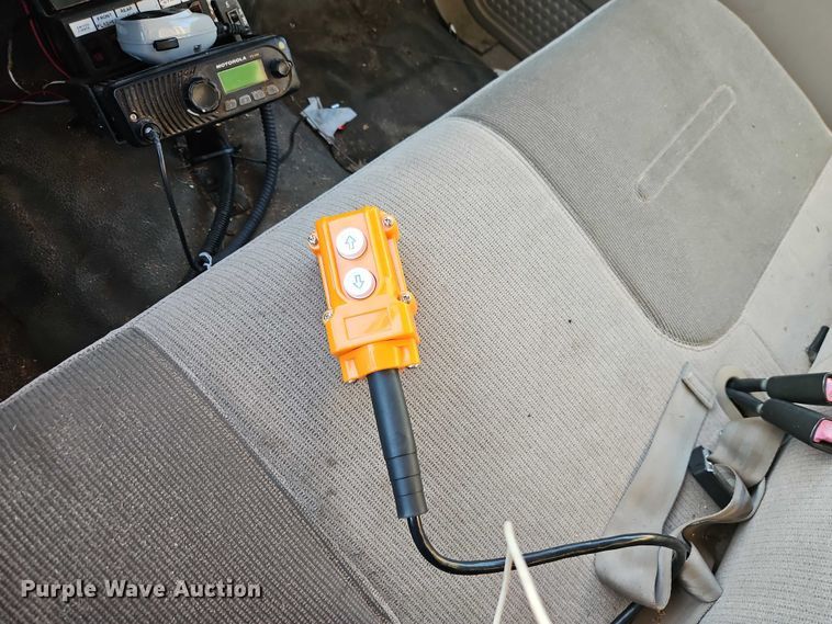 image for item EO4810 2000 Ford F450 Super Duty dump truck