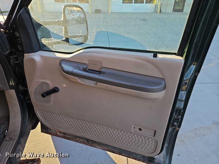 image for item EO4810 2000 Ford F450 Super Duty dump truck