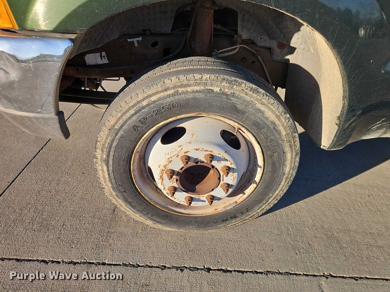 image for item EO4810 2000 Ford F450 Super Duty dump truck