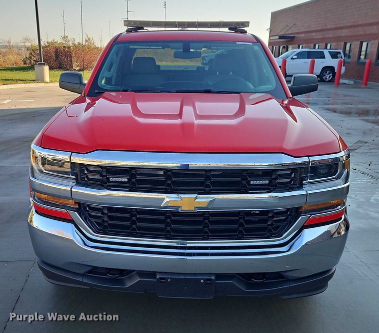 image for item EO4817 2016 Chevrolet Silverado 1500 Crew Cab pickup truck