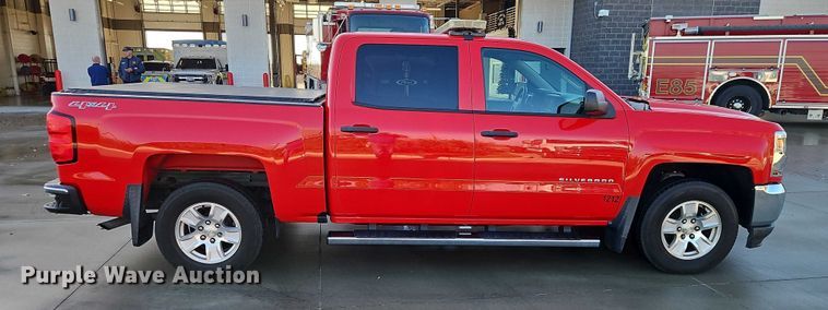 image for item EO4817 2016 Chevrolet Silverado 1500 Crew Cab pickup truck