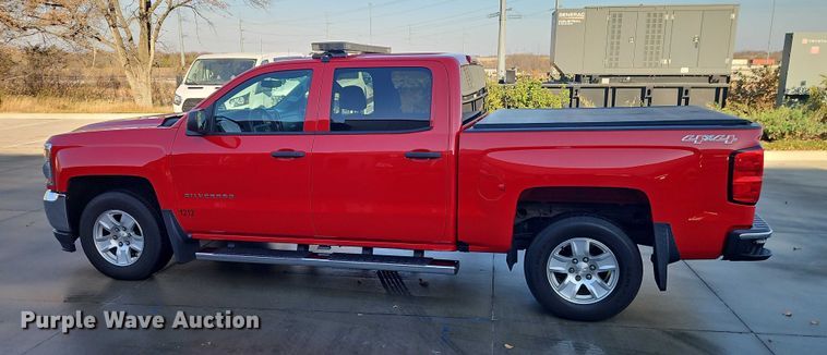 image for item EO4817 2016 Chevrolet Silverado 1500 Crew Cab pickup truck