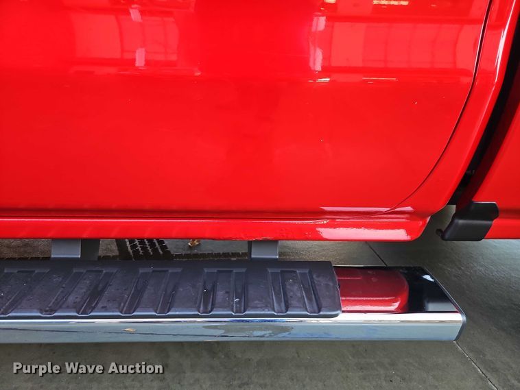 image for item EO4817 2016 Chevrolet Silverado 1500 Crew Cab pickup truck