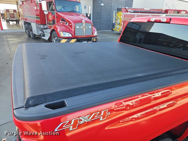 image for item EO4817 2016 Chevrolet Silverado 1500 Crew Cab pickup truck