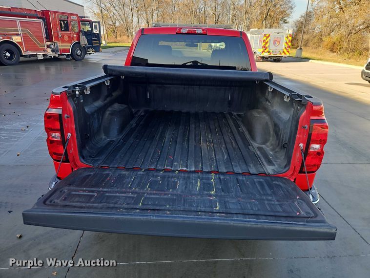 image for item EO4817 2016 Chevrolet Silverado 1500 Crew Cab pickup truck