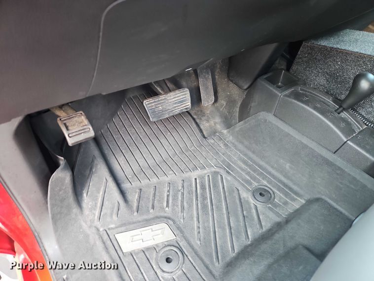 image for item EO4817 2016 Chevrolet Silverado 1500 Crew Cab pickup truck