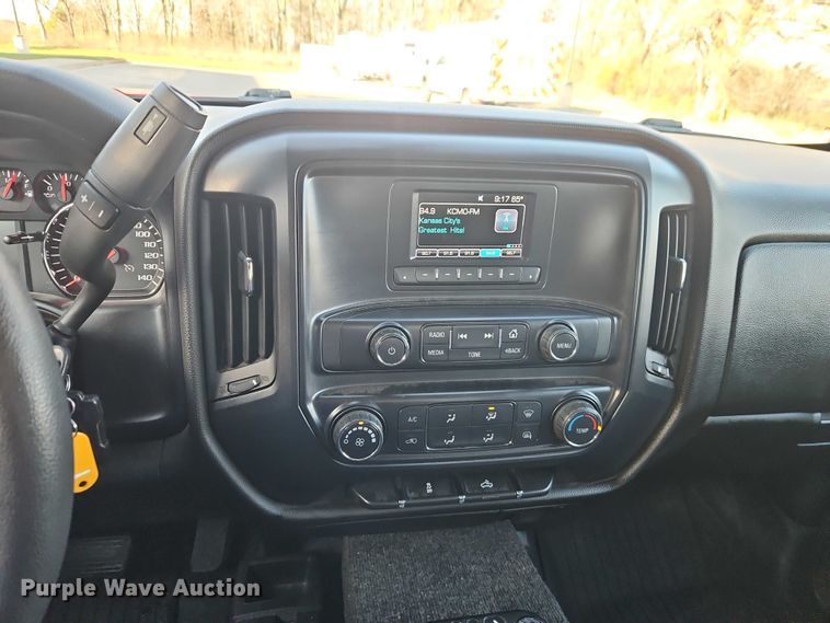 image for item EO4817 2016 Chevrolet Silverado 1500 Crew Cab pickup truck