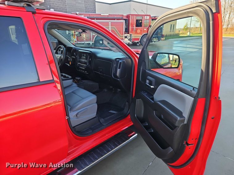 image for item EO4817 2016 Chevrolet Silverado 1500 Crew Cab pickup truck