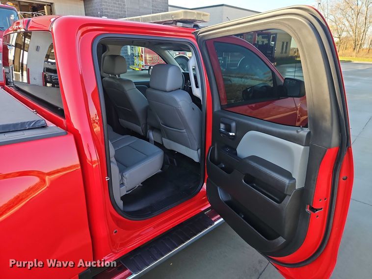 image for item EO4817 2016 Chevrolet Silverado 1500 Crew Cab pickup truck