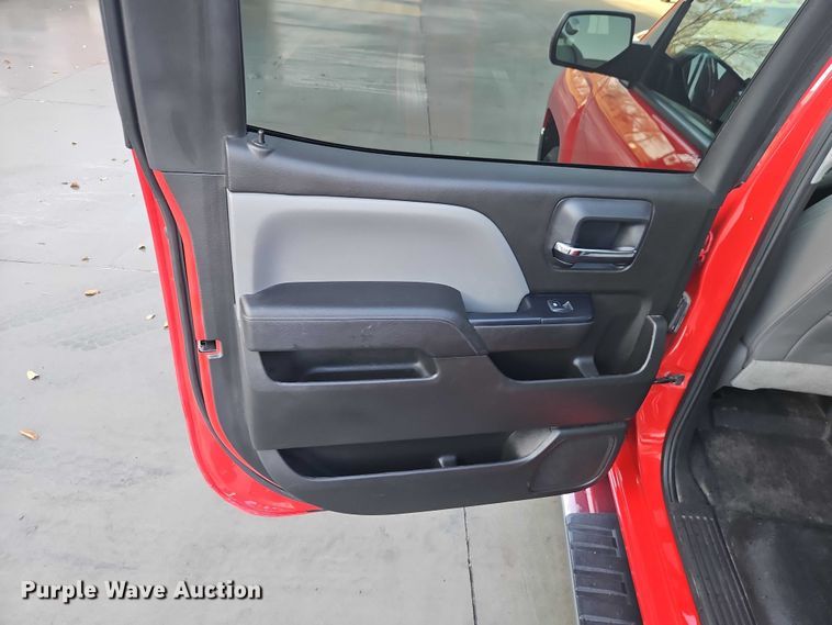 image for item EO4817 2016 Chevrolet Silverado 1500 Crew Cab pickup truck