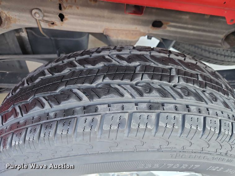 image for item EO4817 2016 Chevrolet Silverado 1500 Crew Cab pickup truck