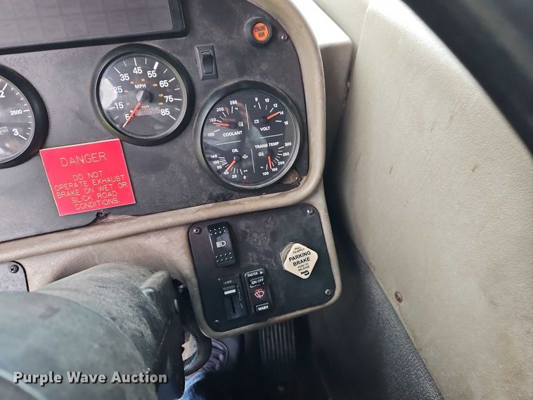 image for item EO4857 2001 Spartan Advantage pumper fire truck