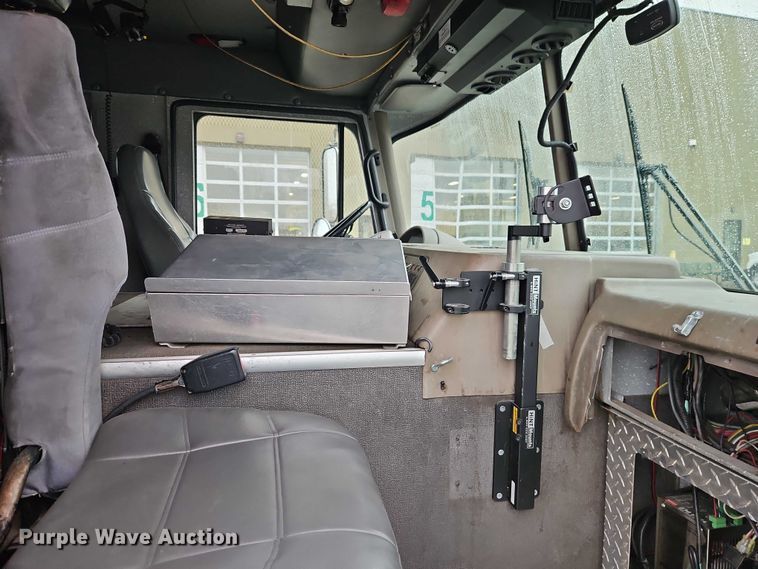 image for item EO4857 2001 Spartan Advantage pumper fire truck