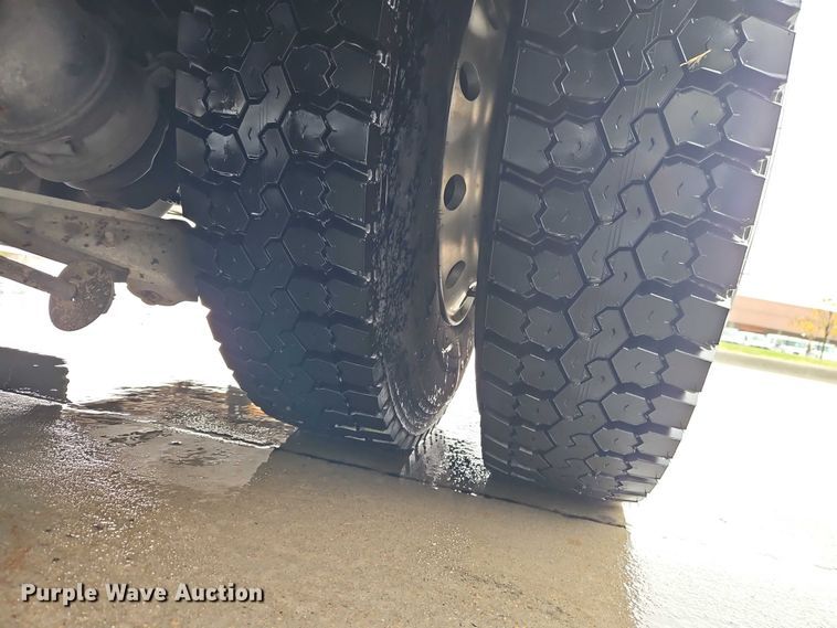 image for item EO4857 2001 Spartan Advantage pumper fire truck