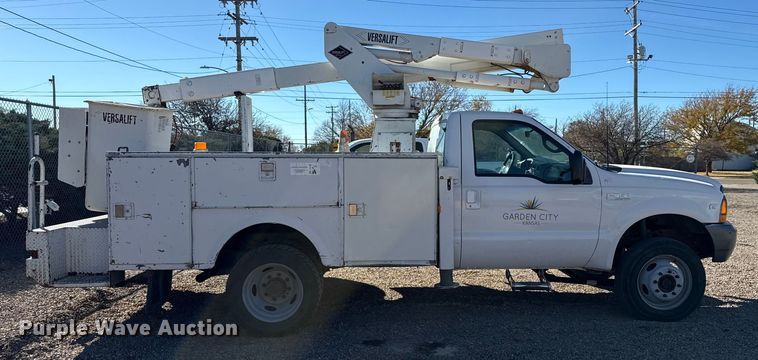 CAMIóN CON CANASTILLA 1999 FORD VERSALIFT