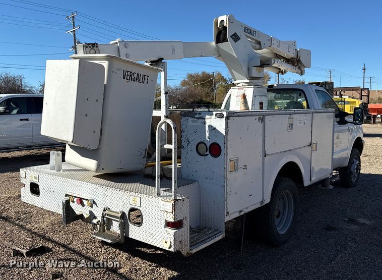 CAMIóN CON CANASTILLA 1999 FORD VERSALIFT
