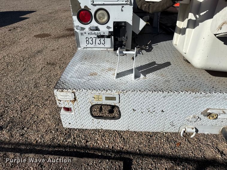 image for item EP2519 1999 Ford F450 bucket truck