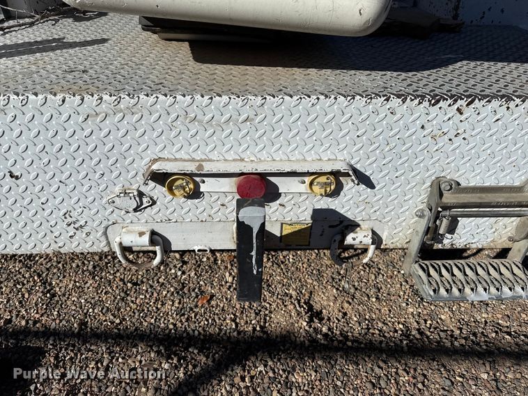 image for item EP2519 1999 Ford F450 bucket truck