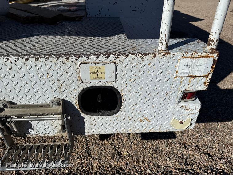 image for item EP2519 1999 Ford F450 bucket truck