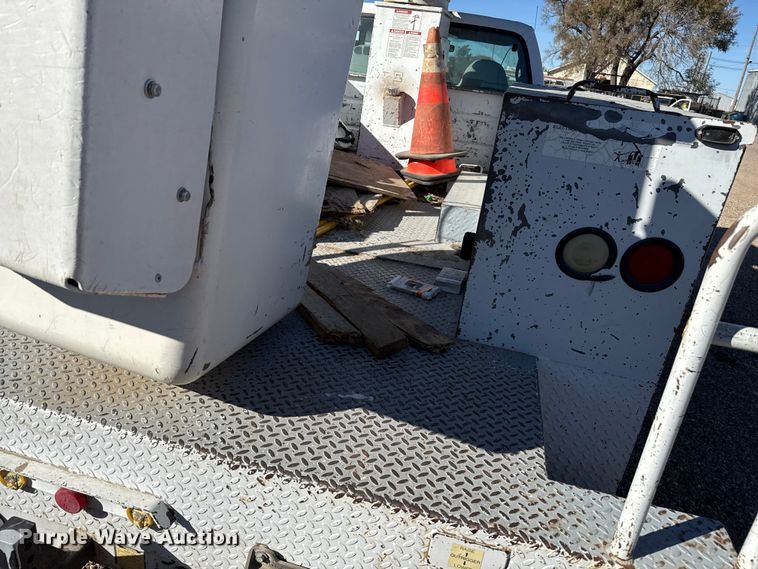 image for item EP2519 1999 Ford F450 bucket truck