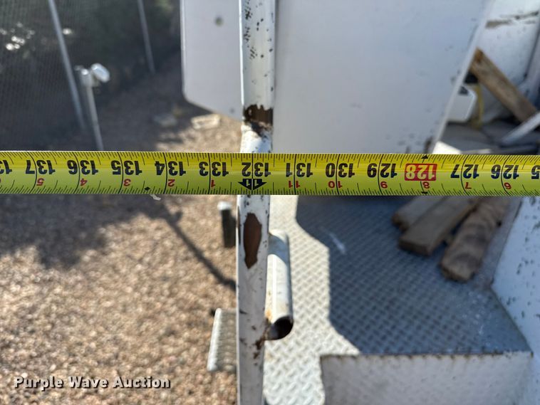 image for item EP2519 1999 Ford F450 bucket truck