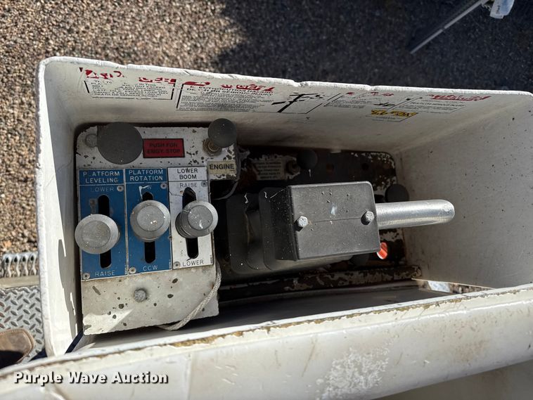 image for item EP2519 1999 Ford F450 bucket truck