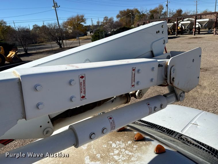 image for item EP2519 1999 Ford F450 bucket truck