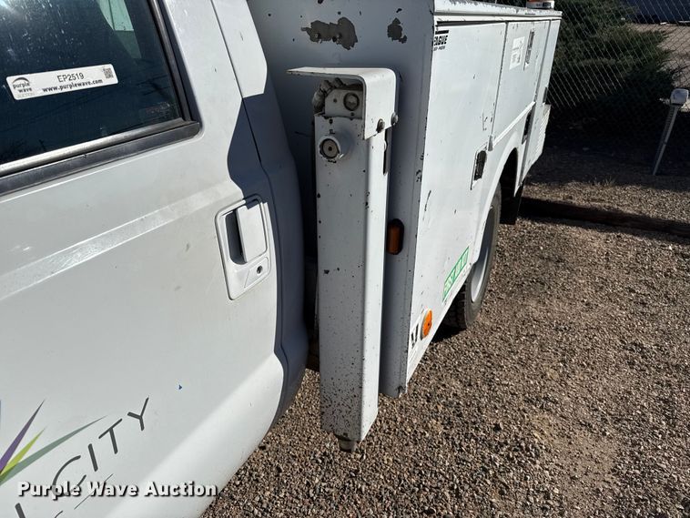 image for item EP2519 1999 Ford F450 bucket truck