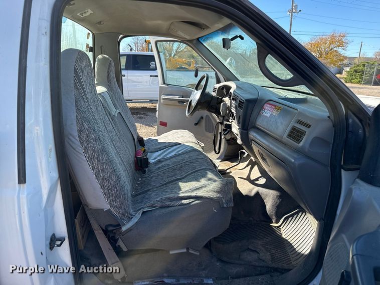 image for item EP2519 1999 Ford F450 bucket truck